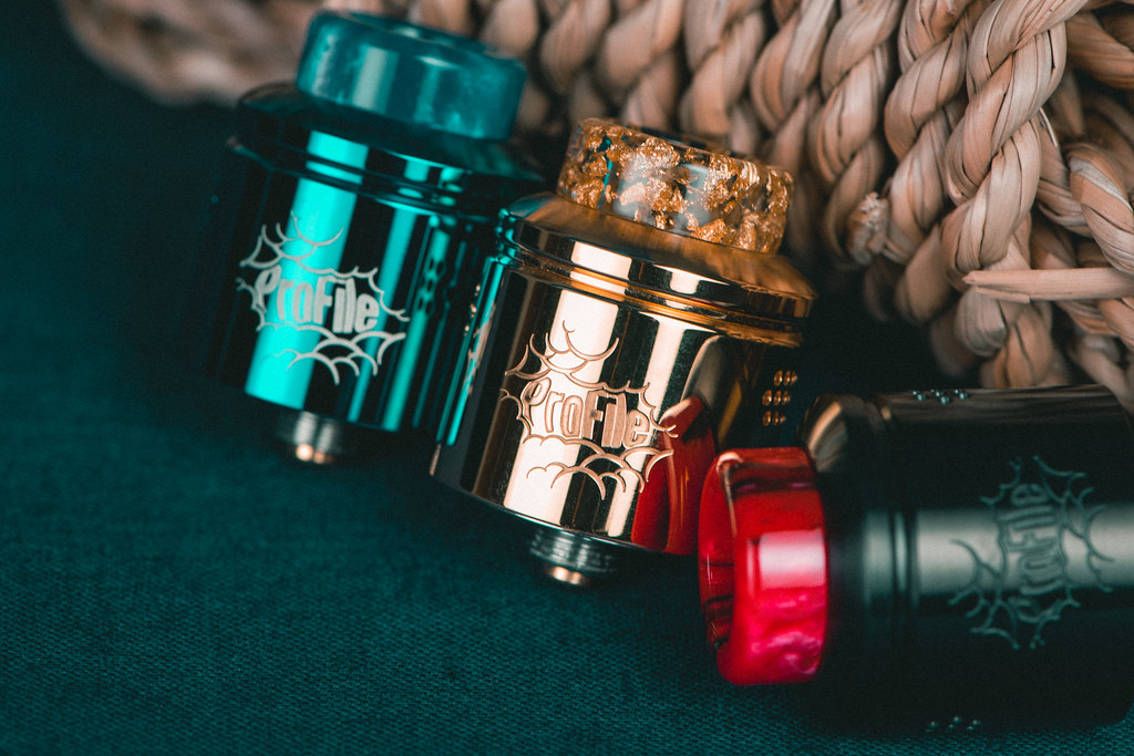 Rebuildable vape atomizers